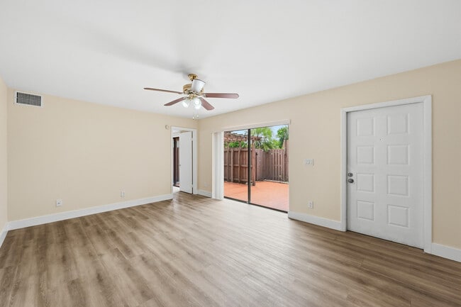 Photo - 8337 N Coral Cir