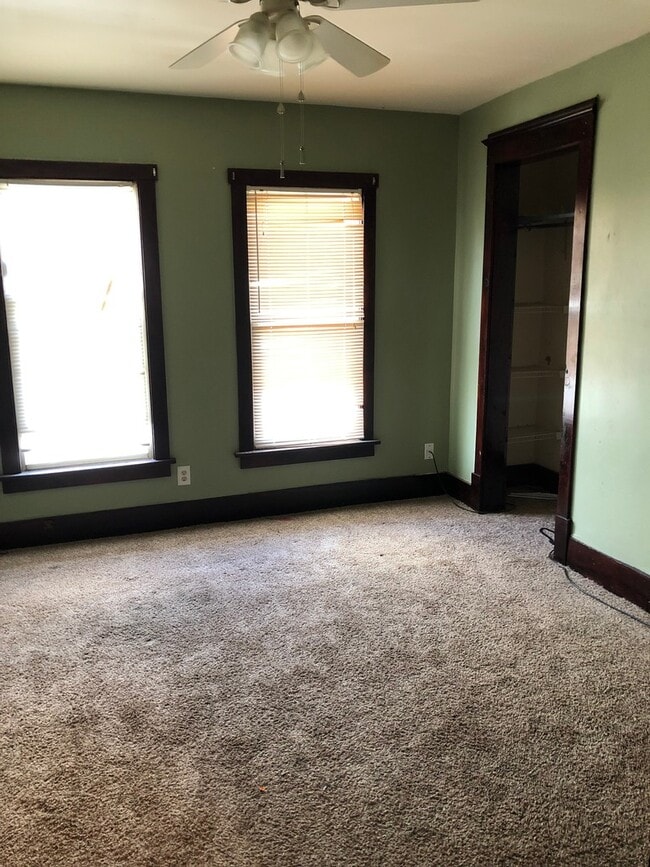 Building Photo - Kennedy Asian Invasion Unit 2905 Up Rental