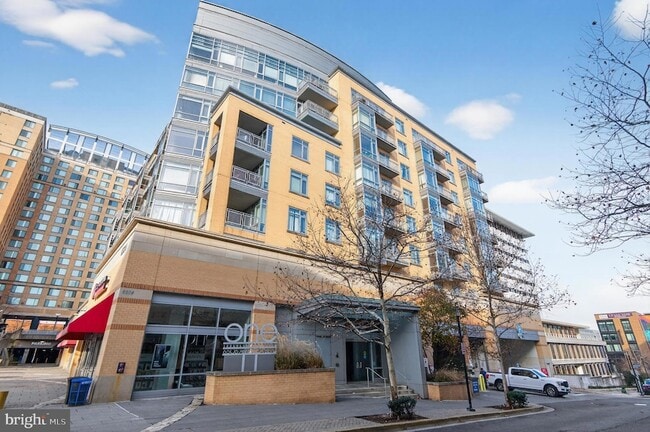 Building Photo - 6506 America Blvd Unit 716