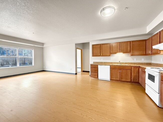 Photo - West Broadway Crescent