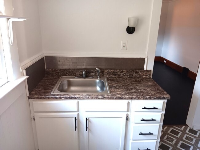 Photo - 1248 W 10th St