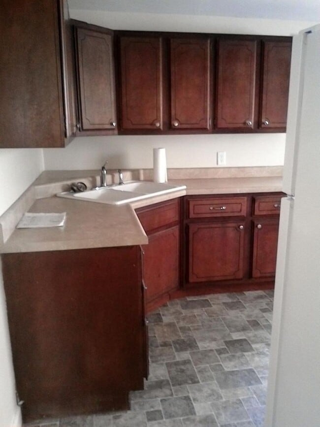 Photo - Charming 2-Bedroom Unit in Quiet Moline Location