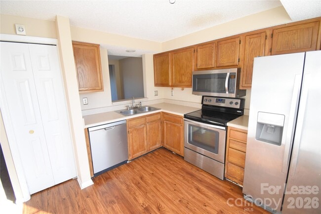 Photo - 108 Water Oak Dr