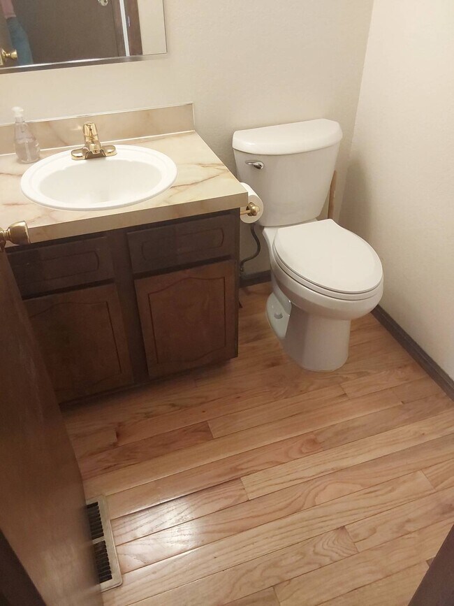 Photo - 909 44th Ave Ct