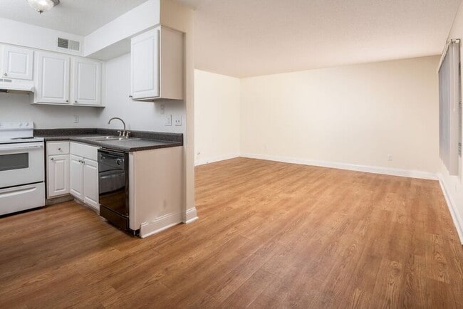 Oak Manor Apartment Homes