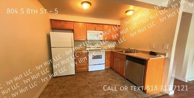 Building Photo - 804 S 8th St Unit 5