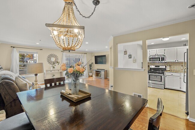 Photo - 3202 Appleton Way