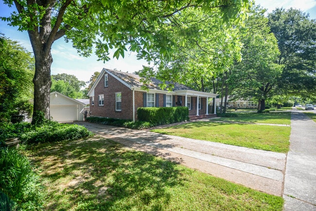 Photo - 3590 Shirlwood Ave