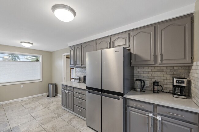 Photo - 1627 E Broadway