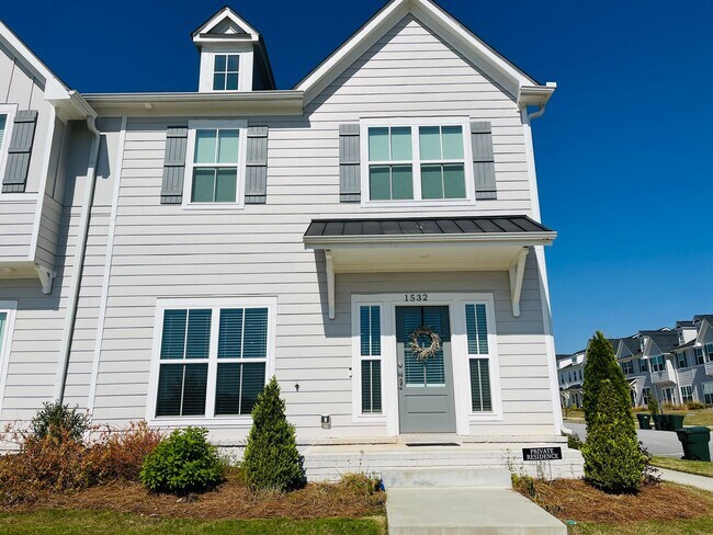 Photo - Stunning 3 bedroom 2.5 bathroom townhome i...