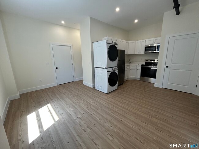 Photo - 472 Main St Unit 2C