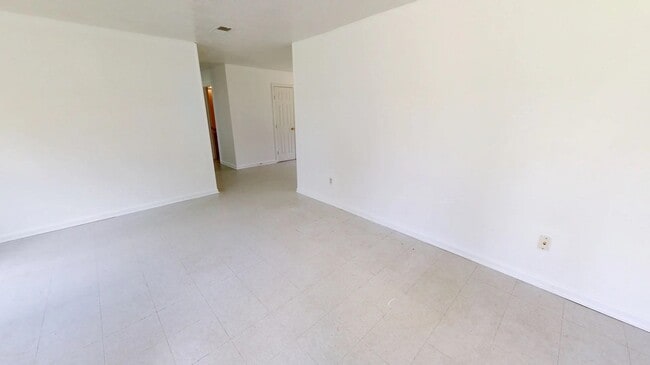 Photo - 1112 Pinder Ln