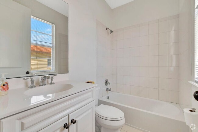 Building Photo - 28 Via Floresta Dr Rental