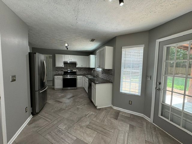 2910 Arden Ridge Dr