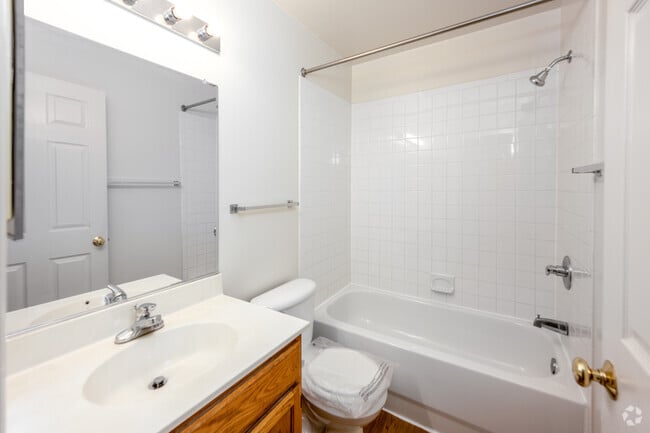 3BR, 3BA - 1,345SF - Bathroom