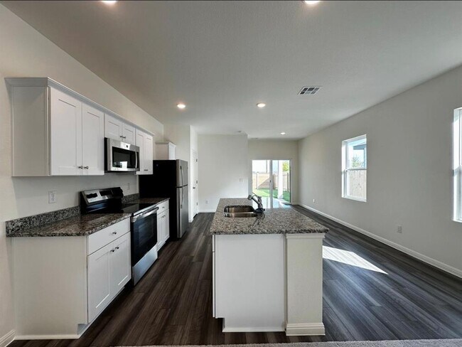 Photo - 16116 Viburnum Dr