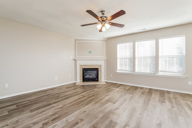 Photo - 1024 Penncross Dr