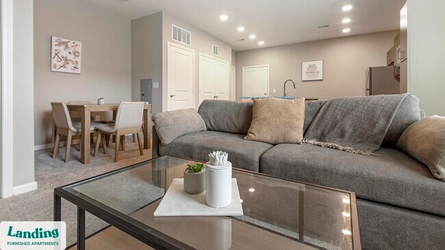 Photo - 16346 Lydia Hill Dr Unidad 3-3409.1407559