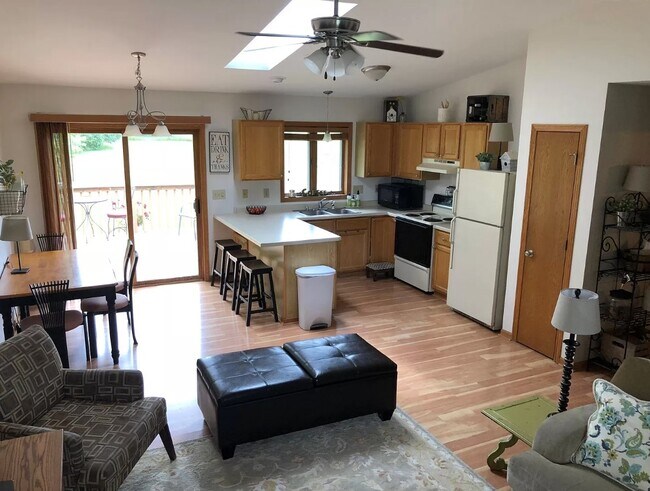 Photo - 204A E Parkview St