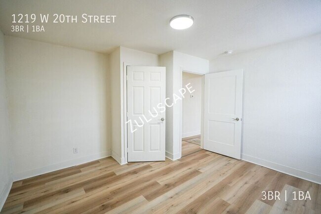 Photo - 1219 W 20th St