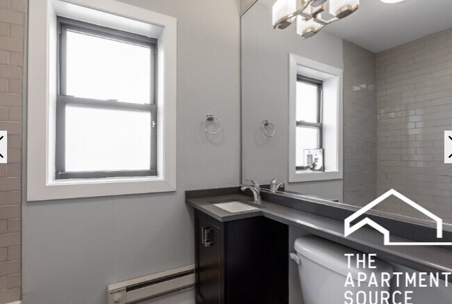Photo - 709 W Brompton Ave Unit 4