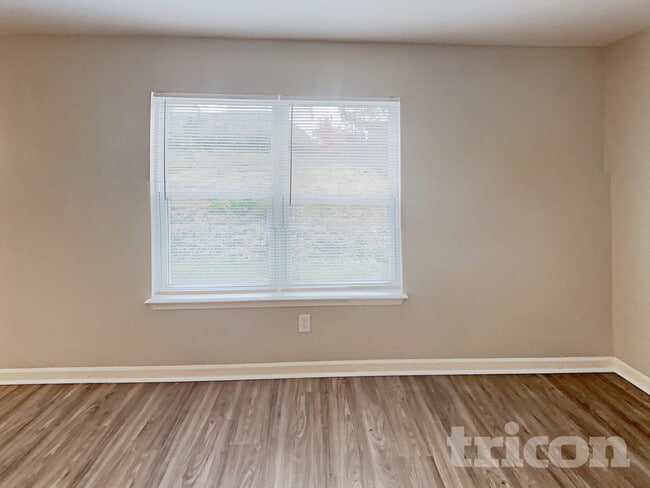 Photo - 1925 Buffalo Way