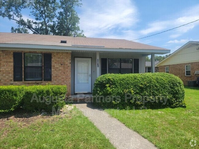 Building Photo - 207 Flores Ln Unit B Rental