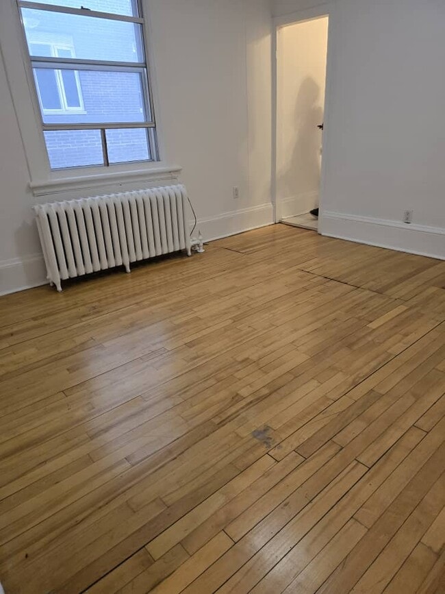 Building Photo - 362 Friel St Unit 7