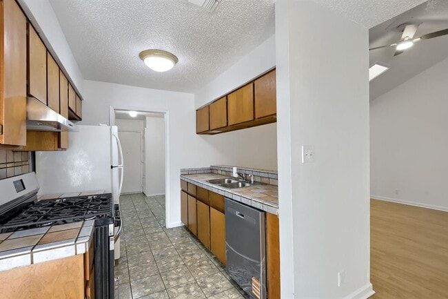 Photo - 10710 Topperwein Dr