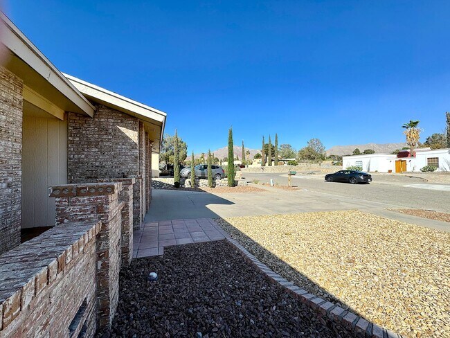 Photo - West El Paso 3 bed refrig A/C Home with Mountain Views!