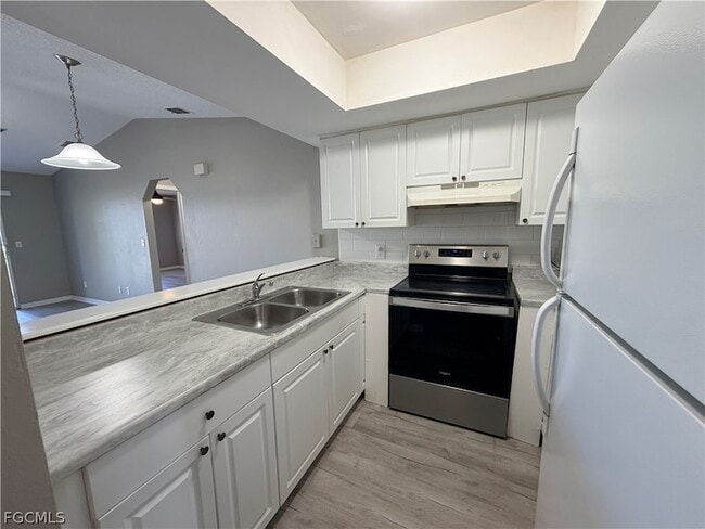 Photo - 823 Gleason Pkwy Unit 2