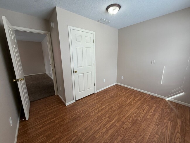 Photo - 427 E Masterson Ave Unidad Apt 101