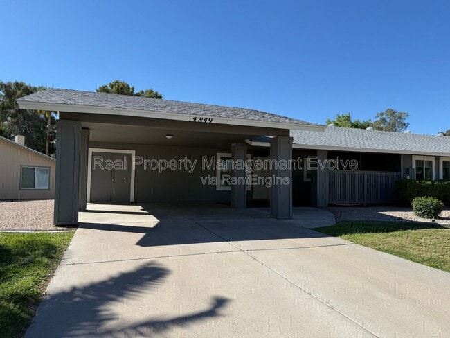 Photo - 4849 E Lake Point Cir