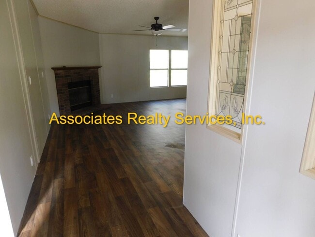 Photo - Secluded home in the country!