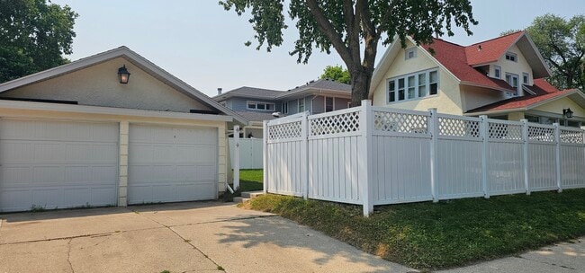 Photo - 1734 King St