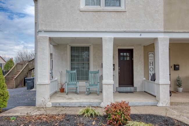 Front Porch - 8 Glenwood Ave