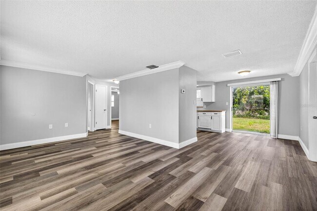 Photo - 7340 Ivanhoe Dr
