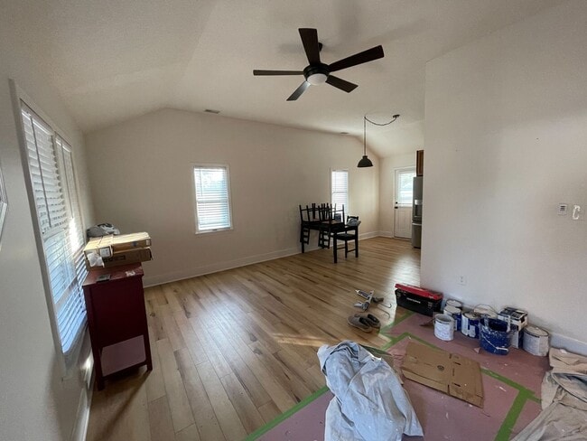 Photo - 3 Bedroom/2 Bath with Fenced Yard in Manteo!