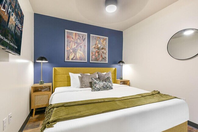 Photo - 611 Commerce St Unidad ID1267100P