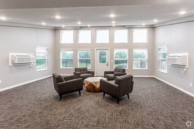 Lakeland Apartments - Lakeland Apartments