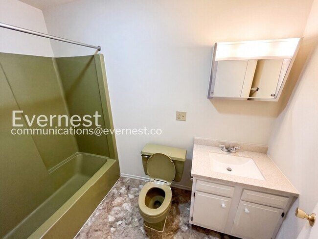 12914 N Cresap St Unit 29