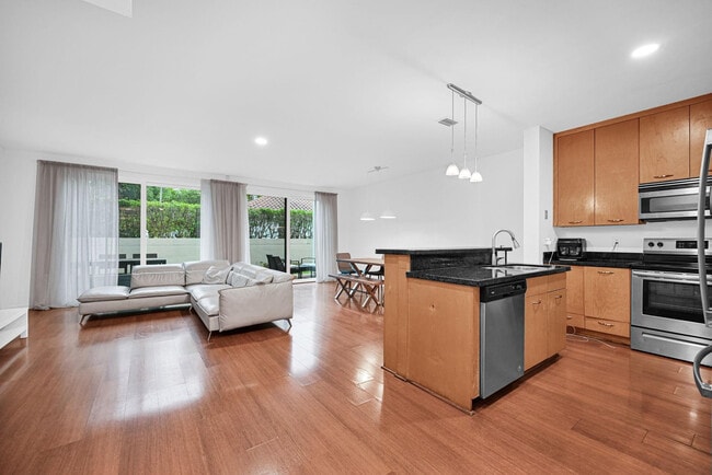 Building Photo - 21385 Marina Cove Cir