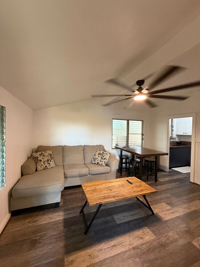 Sala de estar - 5112 Kalanianaole Hwy Unidad 5112 A