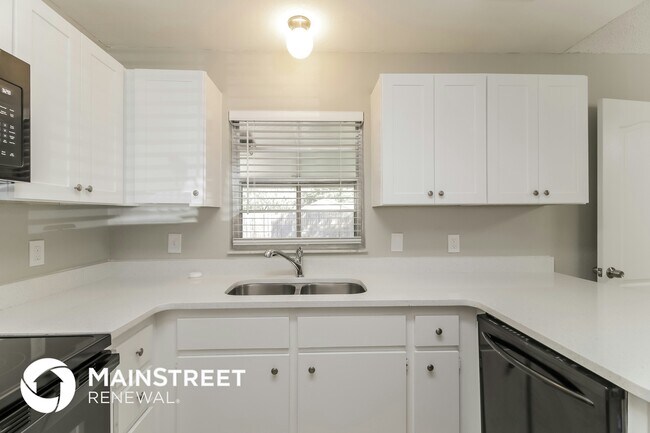 Photo - 3014 Windchime Cir W