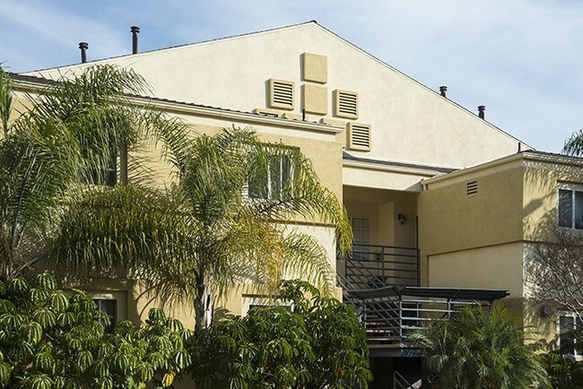 Photo - 404 W 4th St