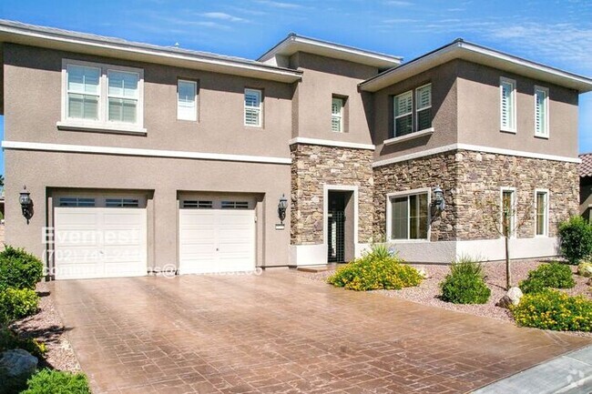 Building Photo - Stunning 5-Bedroom Home with Fireplace and...
