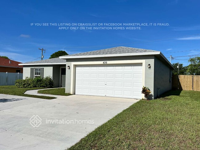 Photo - 426 NW Airoso Blvd