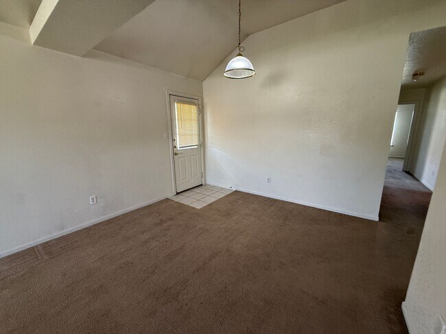 Photo - 3208 Raven Dr Unidad A