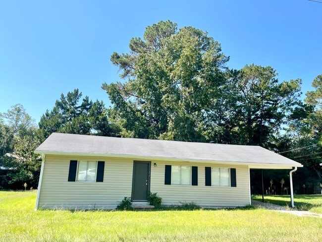 Building Photo - 3/1 for rent in Downtown Brandon 042!!