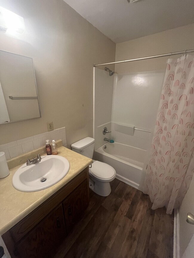 Photo - 515 Laurel St